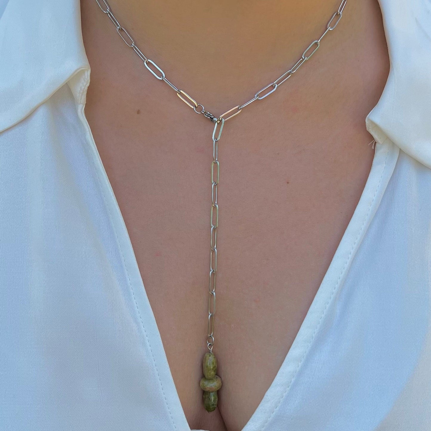 Cascade : Collier pendant, personnalisé avec de veritable pierres