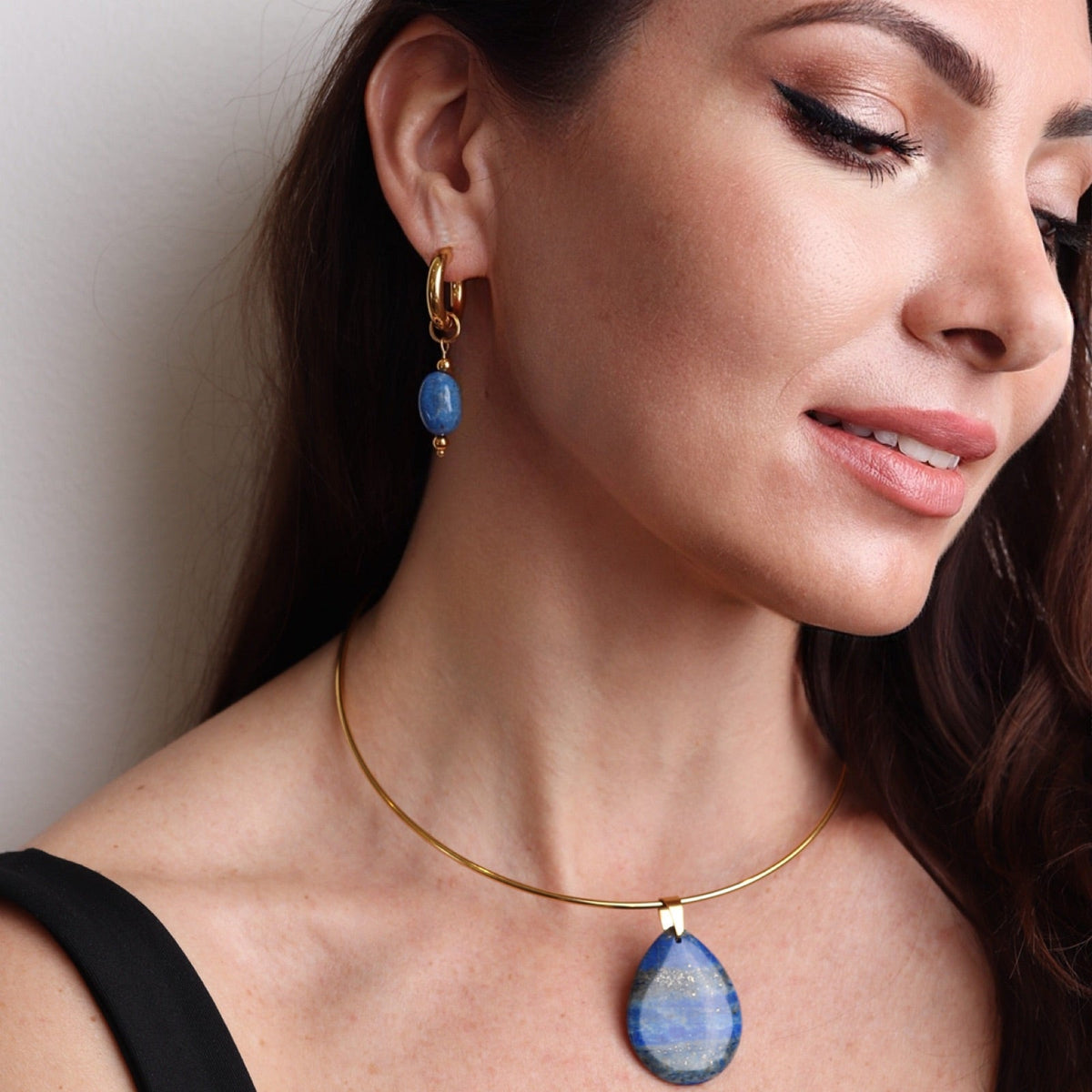 Pendentif pierre naturelle forme goutte 25 × 18 mm pour collier interchangeable.