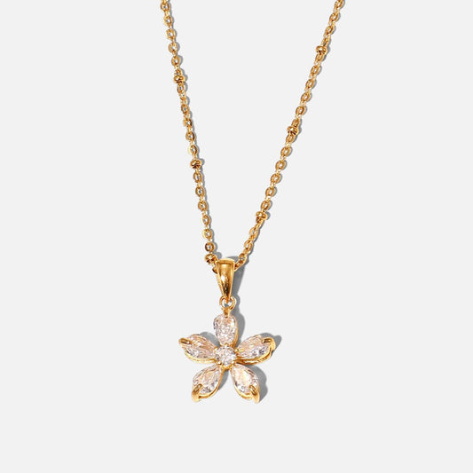 Elle : Collier