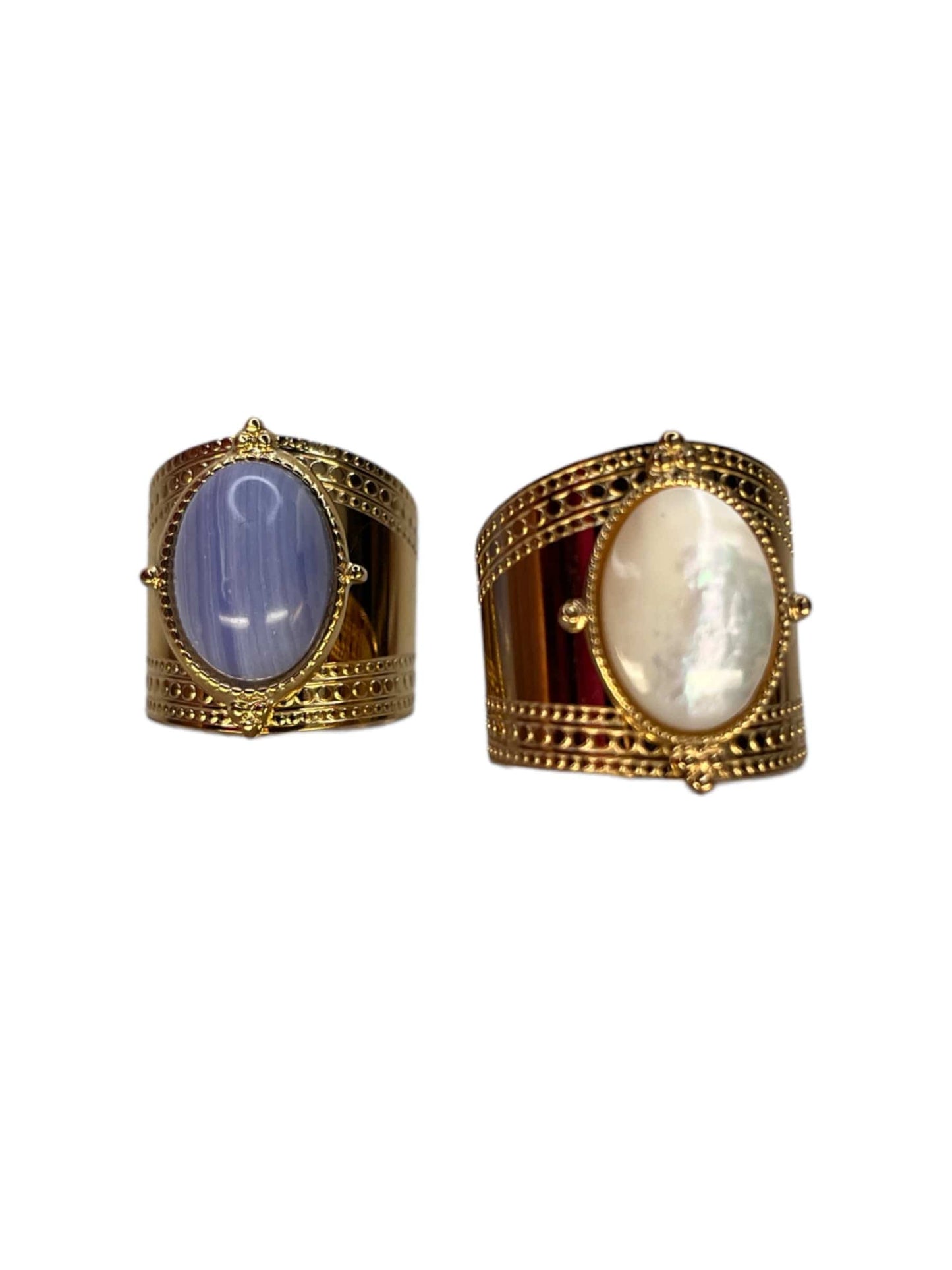 Cléopâtre : Bague ornée d'une pierre naturelle